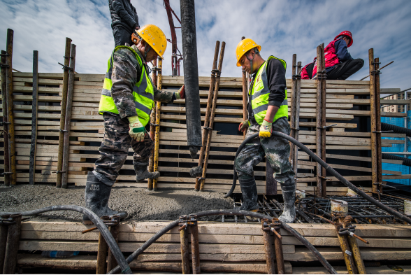 1682395170474221.png 東岸產(chǎn)業(yè)園區(qū)基礎(chǔ)設(shè)施配套改造項(xiàng)目全線首榀蓋梁成功澆筑.png