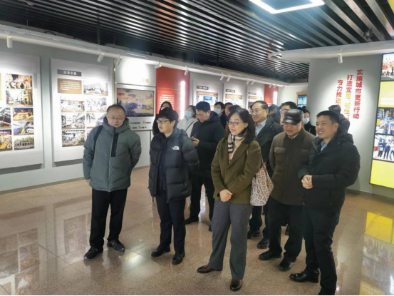 1706680552207958.png 集團(tuán)公司組織參觀“2023年青島市城市更新和城市建設(shè)攻堅(jiān)成就展”.png