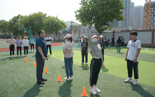 喜迎二十大 同心向未來(lái)  ——青島房產(chǎn)學(xué)校組織開(kāi)展教職工團(tuán)建活動(dòng)