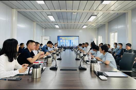 建投公司后備人才訓(xùn)練營(yíng)赴青島環(huán)海灣開(kāi)發(fā)建設(shè)有限公司參觀學(xué)習(xí)