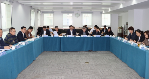 城發(fā)集團召開“轉(zhuǎn)作風(fēng)、提能力，決戰(zhàn)四季度、打贏收官戰(zhàn)”動員會