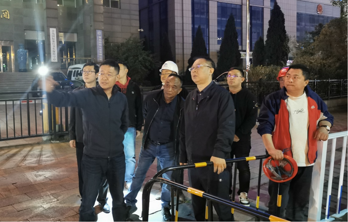 以實(shí)干致敬勞動節(jié)       項(xiàng)目建設(shè)不停歇  ——集團(tuán)公司領(lǐng)導(dǎo)“五一”期間調(diào)研督導(dǎo)東岸產(chǎn)業(yè)園區(qū)基礎(chǔ)設(shè)施綜合改造項(xiàng)目